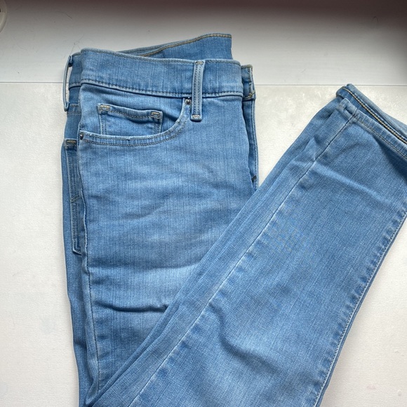 Levi shaping skinny crop jeans - Picture 3 of 4